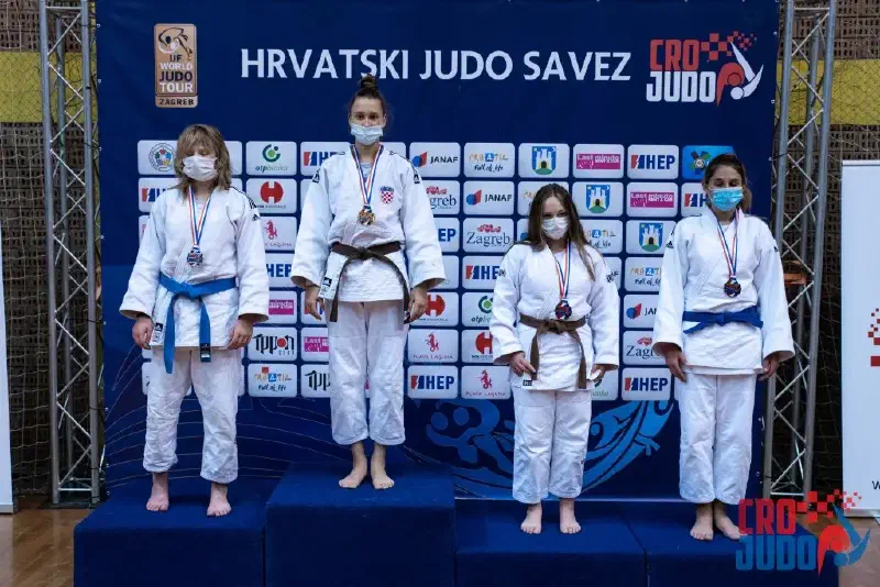 Karla Kolman Slika Postolja