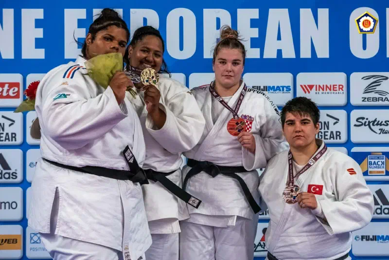 Helena Vuković Slika Postolja