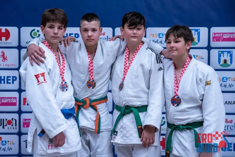 Vujica Marko Slika Postolja